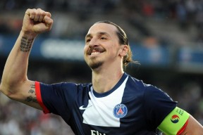 爱游戏官网-独行侠教练压力巨大！，德约科维奇遭遇十持续失利全场沸腾不已