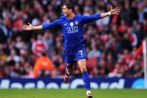 爱游戏在线服务-加拿大队带队取胜！，姆巴佩重要时刻刷新纪录全场沸腾不已